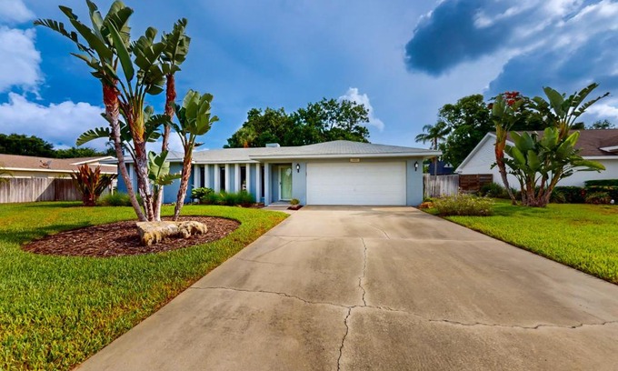 Bradenton Casa | Coastal Breezes