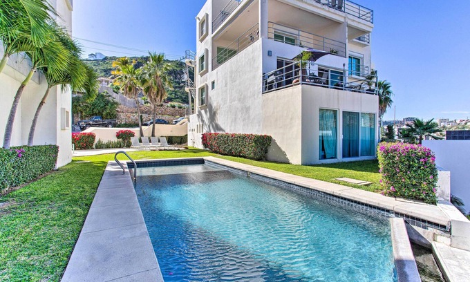 Libertad Condominio | ¡NUEVO! Oasis costero de Cabo con acceso a la piscina + patio privado