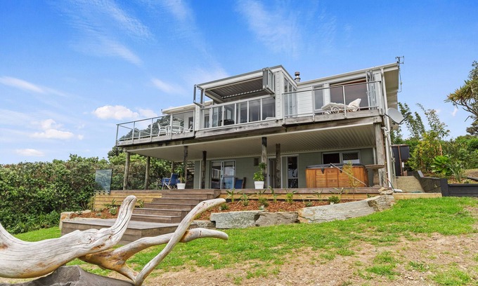 Langs Beach Casa | Coastal Calm - Langs Beach Holiday Home