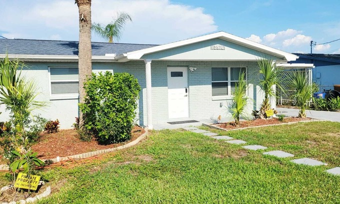 Hudson Beach Estates Casa | Coastal canal front oasis