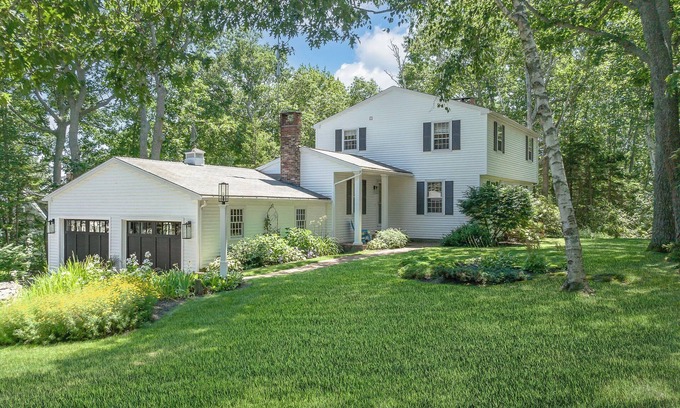 Cape Elizabeth Casa | Coastal Cape Elizabeth, cozy, clean, quiet home, biking distance to beaches.