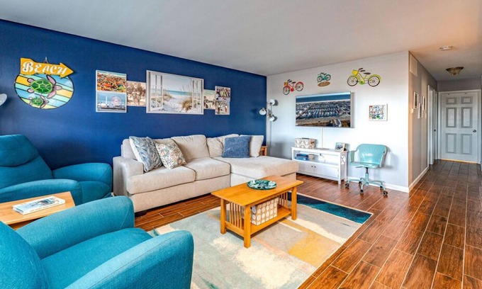 South End Condominio | Coastal Charm –3BR/2BA Home w/ Large Front Porch