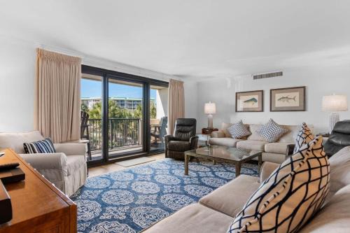Litchfield by the Sea Casa | Coastal Charm 3BR Condo with Resort Amenities