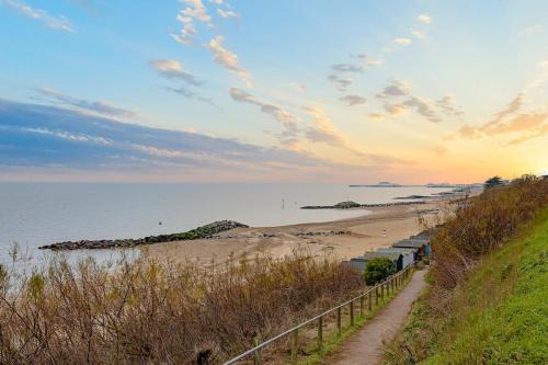 Holland-On-Sea Apartamento | Coastal Charm In Clacton On Sea