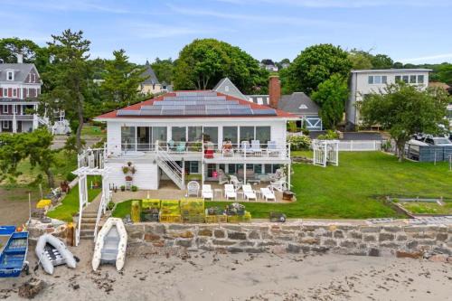 Swampscott Casa | Coastal Charm Lobster Chateau