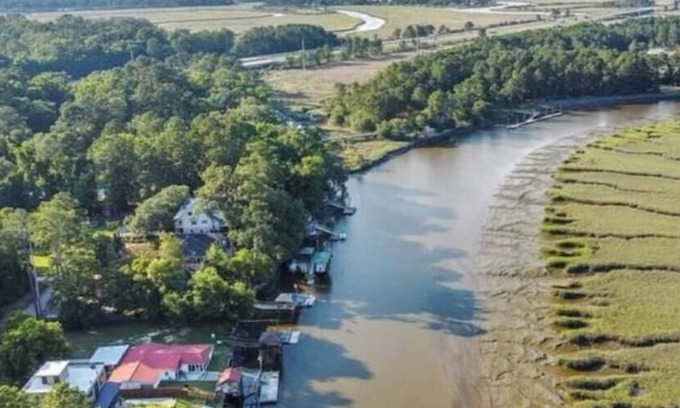 Midway Casa | Coastal Charm on Jerico River River Front