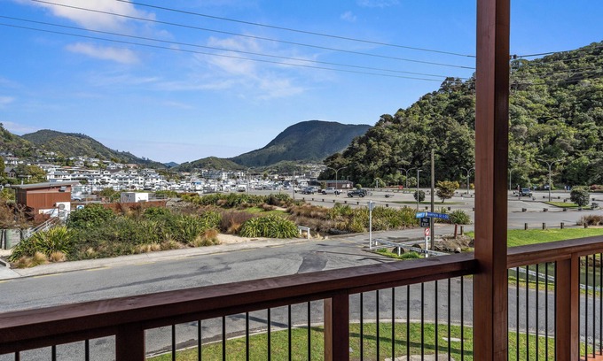 Picton Casa | Coastal Charm - Picton Holiday Home