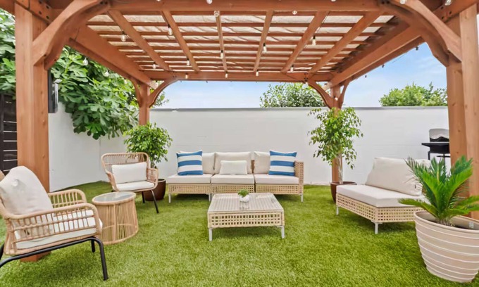 Harbor Casa | Coastal Chic 2BR/1b/Long Beach