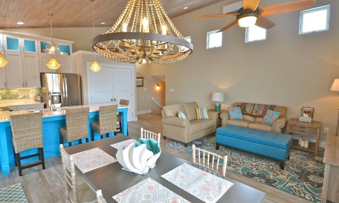 Cedar Key Apartamento | Beautiful Coastal Chic,Premium Internet@Studio 589