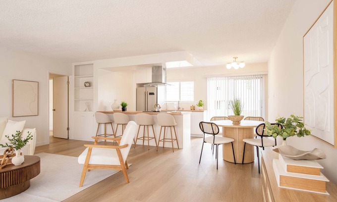 Wilshire Montana Apartamento | Coastal Comfort, 2BR Montana