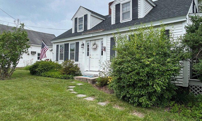 Moody Casa | Coastal Comfort: Family-Friendly 2BR Beach House in the Heart of Wells