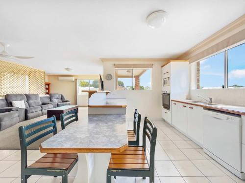 Bellara Apartamento | Coastal Comforts with Pumicestone Passage Views