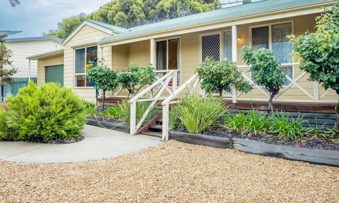 Goolwa Beach Cabaña | Coastal cottage 10 minutes walk to Goolwa Beach