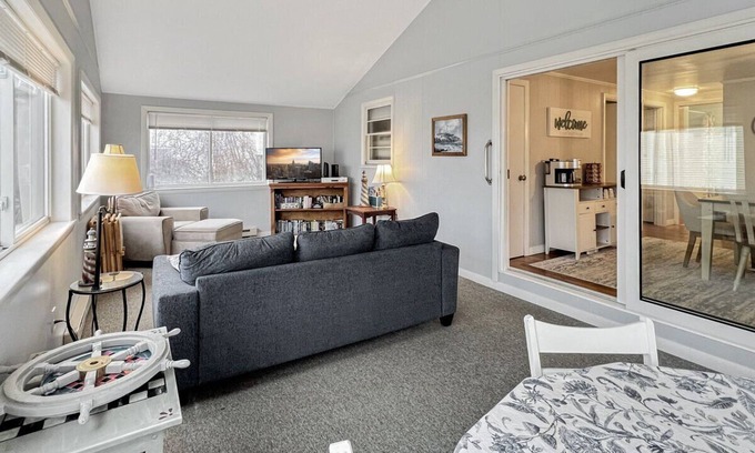 Wells Cabaña | Coastal Cottage close to the Nubble Lighthouse