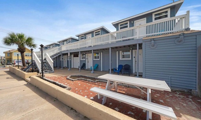 San Jacinto Apartamento | Coastal Cottage Unit 6|BeachBox| Walk to Beach!