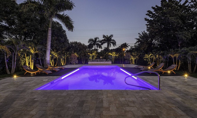 Lake Clarke Shores Casa | Coastal Entertaining Pool House Near Everything