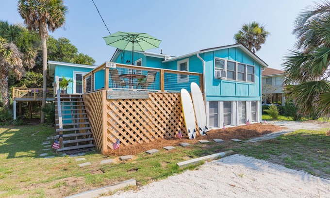 Folly Beach Apartamento | Coastal Escape! 2Br apt Beach access Getaway