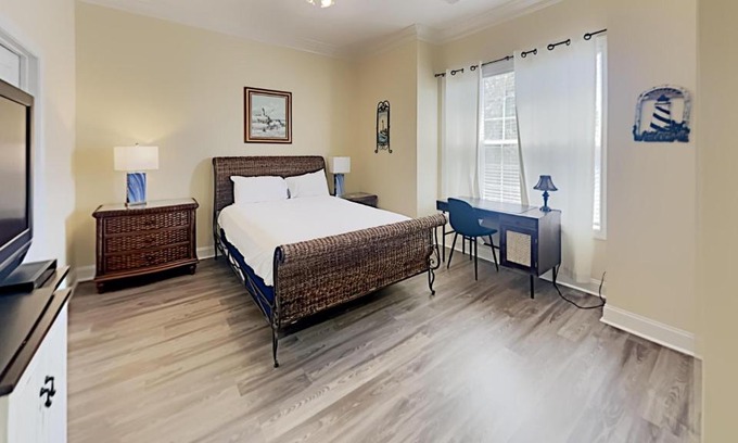 Pawleys Island Villa | Coastal Escape at Greenhaven Inviting 4BR3BA Condo