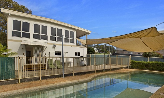 Toronto Casa | Coastal Escape - Fabulous family home with pool in perfect location
