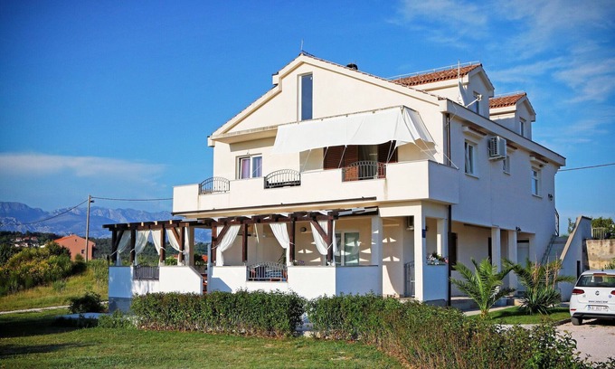 Ljubac Apartamento | Escapada costera en Ljubač