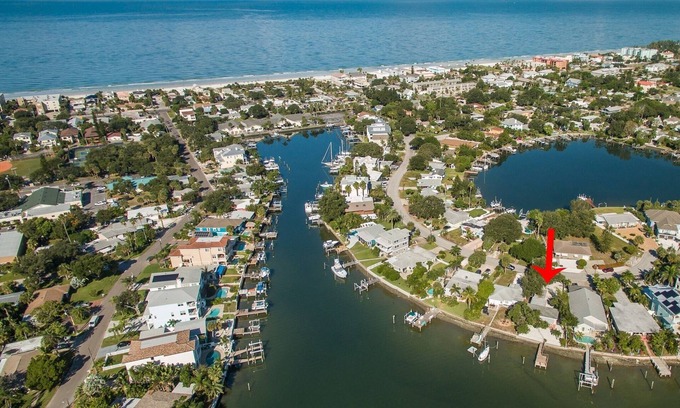 Indian Rocks Beach Apartamento | Coastal Escape - Indian Rocks Beach 2 Bedroom Apts by Redawning