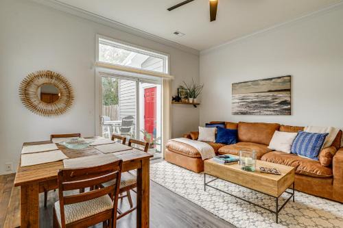 Wilmington Casa | Coastal Gem 3 half Mi from Wrightsville Shoreline