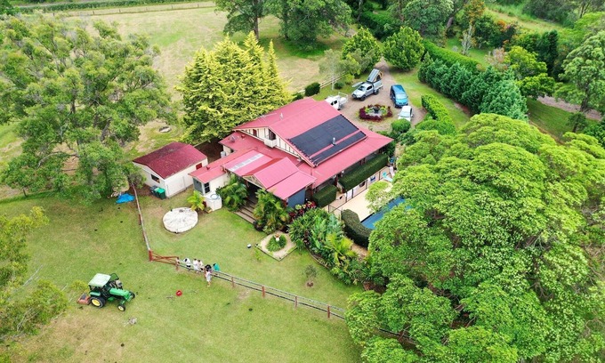 Old Station Otro | Coastal Getaway - A Farm Stay With a Pool
