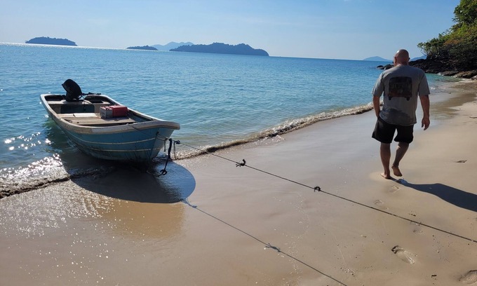 Ko Chang Casa | Coastal house near the beach, AC, peaceful, great location, outdoor restaurant.