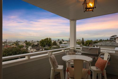 Village of La Jolla Casa | Coastal La Jolla Luxury w AC, Patios, & Massive Ocean Views!