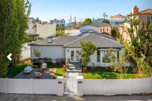 Playa Del Rey Casa | Coastal Los Angeles Retreat - Huge & Amazing Floor Plan in LA