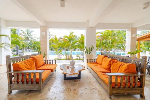 Los Melones Apartamento | Coastal Luxury 2-Bed w Pool Access in Bayahibe
