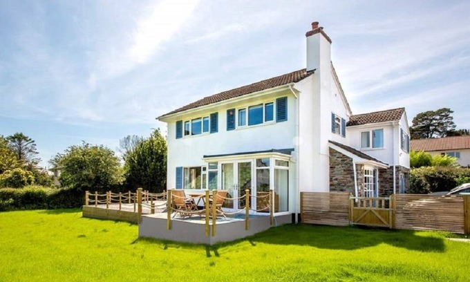 Carlyon Bay Casa | Coastal Luxury near Fowey - 5 mins to Beach & Golf