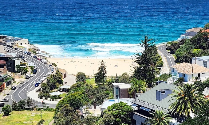 Bronte Apartamento | Coastal Luxury Overlooking Tamarama Beach - Views, Parking & Air Conditioning