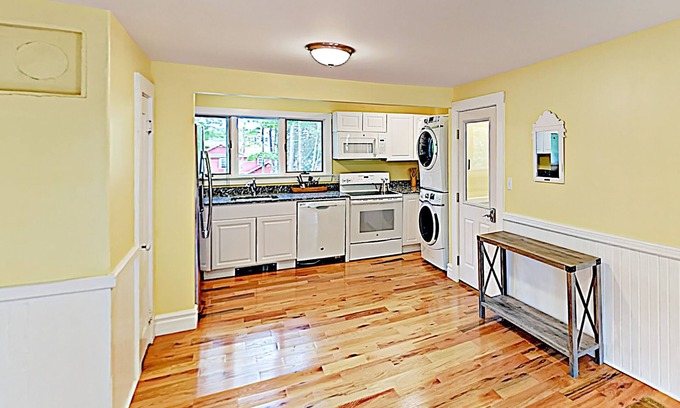 Sorrento Casa | Coastal New England gem with decks - 1 block to Sorrento Harbor