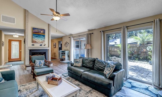 Atlantic Beach Casa | Coastal Oaks - Atlantic Beach home just 3 blocks from the beach