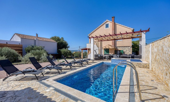 Sveti Filip i Jakov Villa | Coastal Paradise Villa with Pool, Sveti Filip i Jakov, Croatia