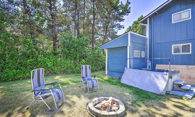 Grayland Cabaña | Coastal PNW Gem w/ Hot Tub - Walk to Beach!