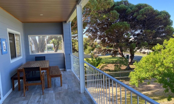 Lancelin Casa | Coastal Sol - Spacious 2 storey holiday home