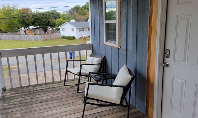 Kernersville Apartamento | Coastal Themed studio with lots of amenities in peaceful Kernersville.