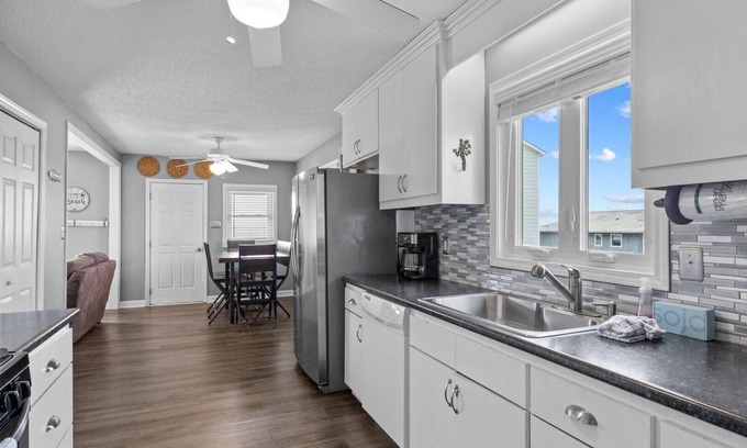 Harkers Island Casa | Coastal Tide 3 Bedroom Home by RedAwning