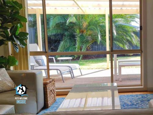 Aldinga Beach Casa | Coastal Vibe, 4 beds Short Walk to the Beach