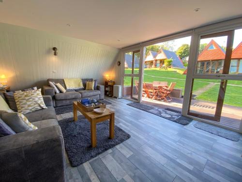 Martin Casa | Coastal View