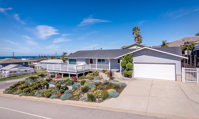 Morro Bay Casa | Coastal View Home con cubierta envolvente