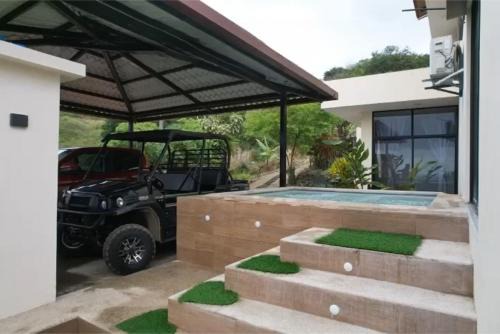 Puerto López Apartamento | Coastal Villa Retreat with Private Jacuzzi and Garage Near Isla de la Plata
