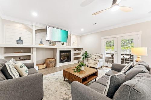 Emerald Waters Village Casa | Coastal91 Free Golf Cart Gated Beach Access
