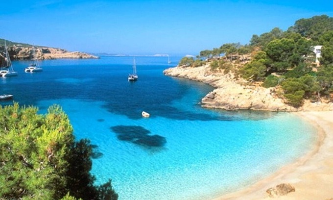 Cap Negret Chalet De Esquí | Coastline Chalet stunning views of Sea Sunset and Islands