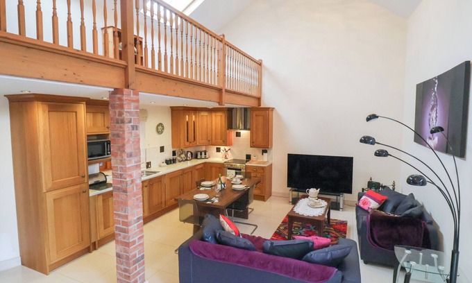 Bicton Cabaña | COB BARN, family friendly, character holiday cottage in Aylesbeare