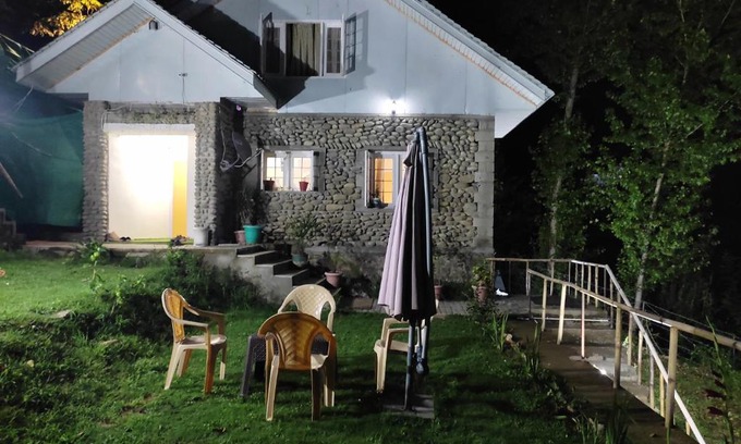 Brein Casa | COBBLE STONE HUT DARA HARWAN