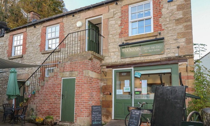 Bonsall Cabaña | COBBLES, pet friendly, character holiday cottage in Matlock