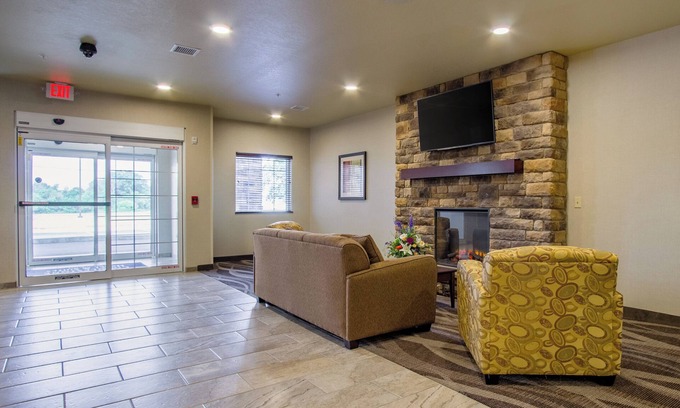 Orrville Hotel | Cobblestone Hotel & Suites - Orrville
